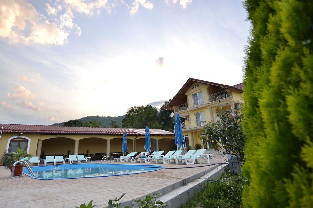 Hotel Casa Marina Ieşelniţa Exterior foto